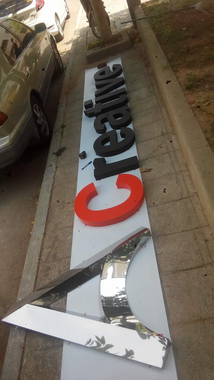 สแตนเลส, ป้ายไวนิล - อาร์มงานป้ายโคราช